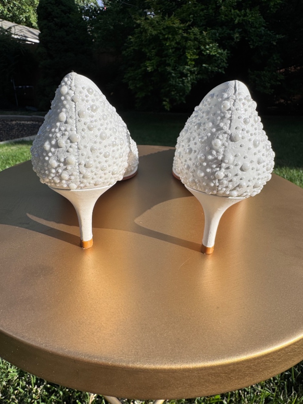 Size 8 Antonio Melani Pearl Embellished Kitten Heel Pumps - Picture 6 of 11